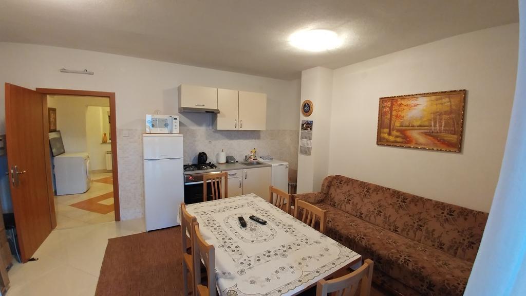 Guest House Mijic Кореница Екстериор снимка