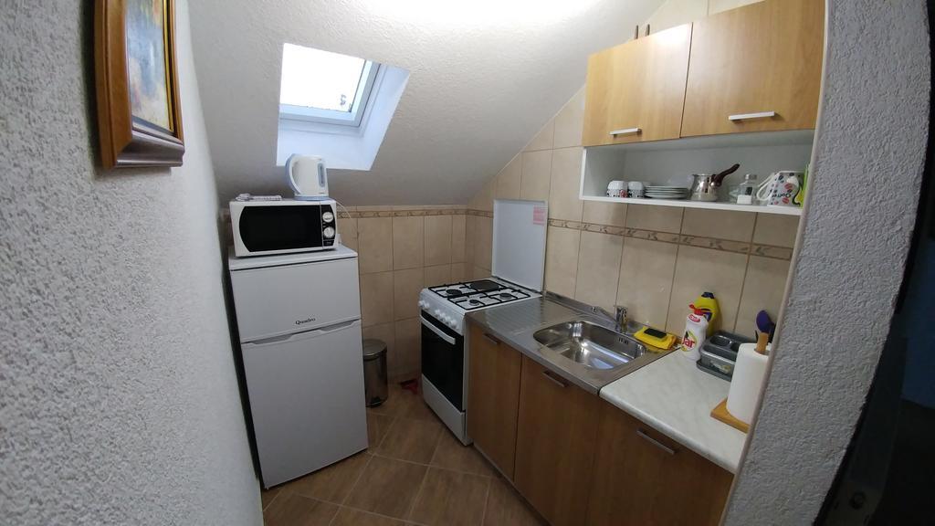 Guest House Mijic Кореница Екстериор снимка