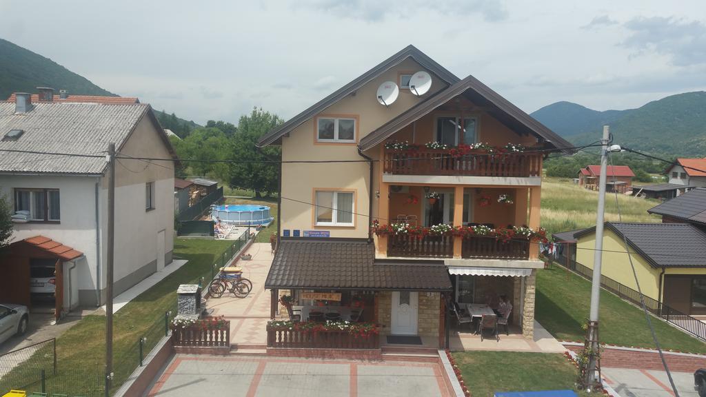 Guest House Mijic Кореница Екстериор снимка